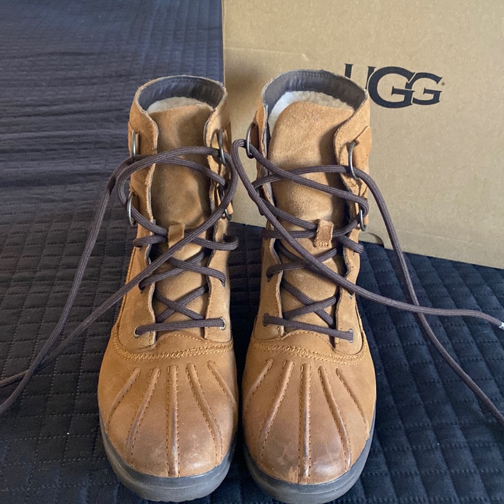 UGG Azaria boots